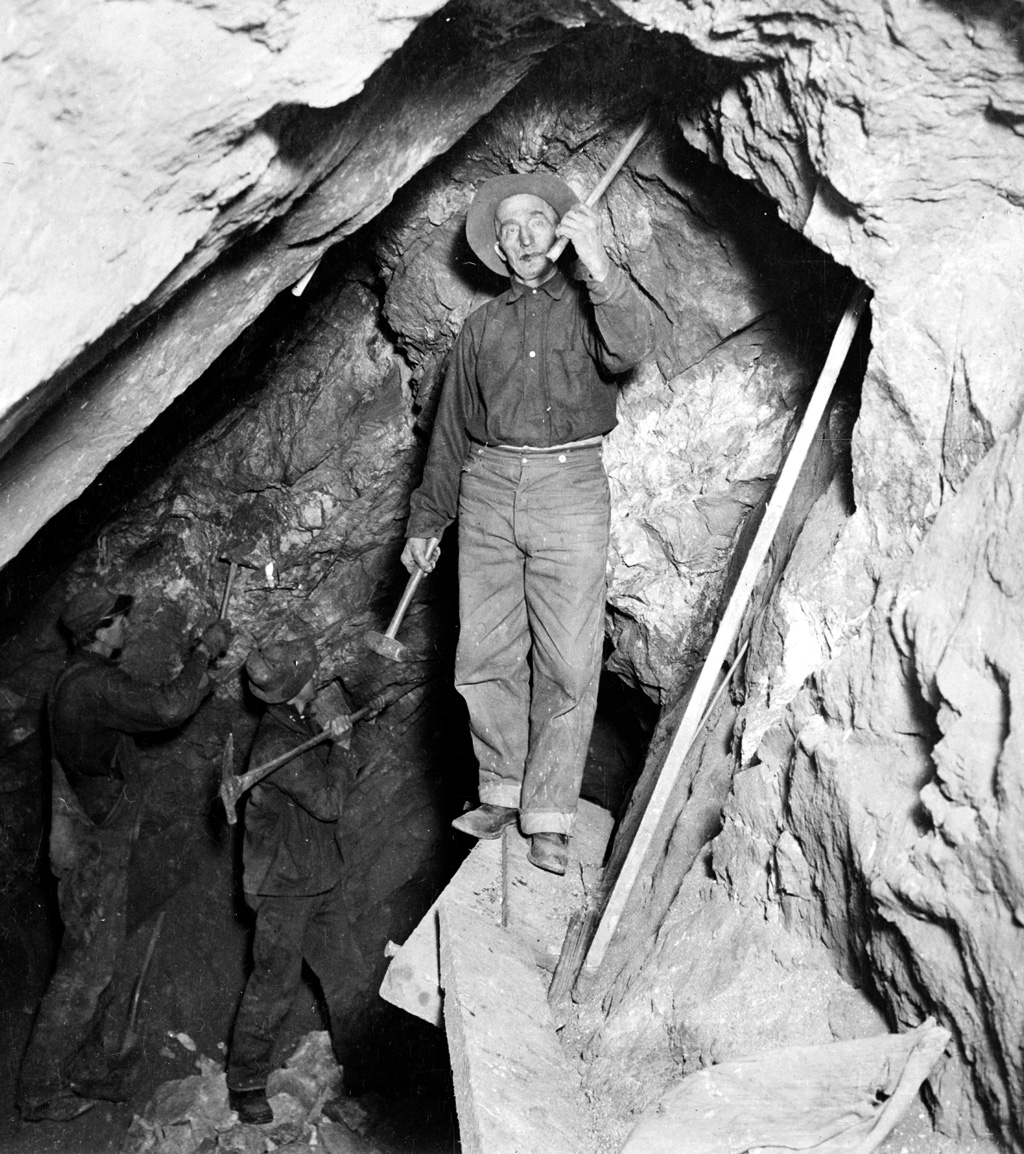 Gold miners: c1905